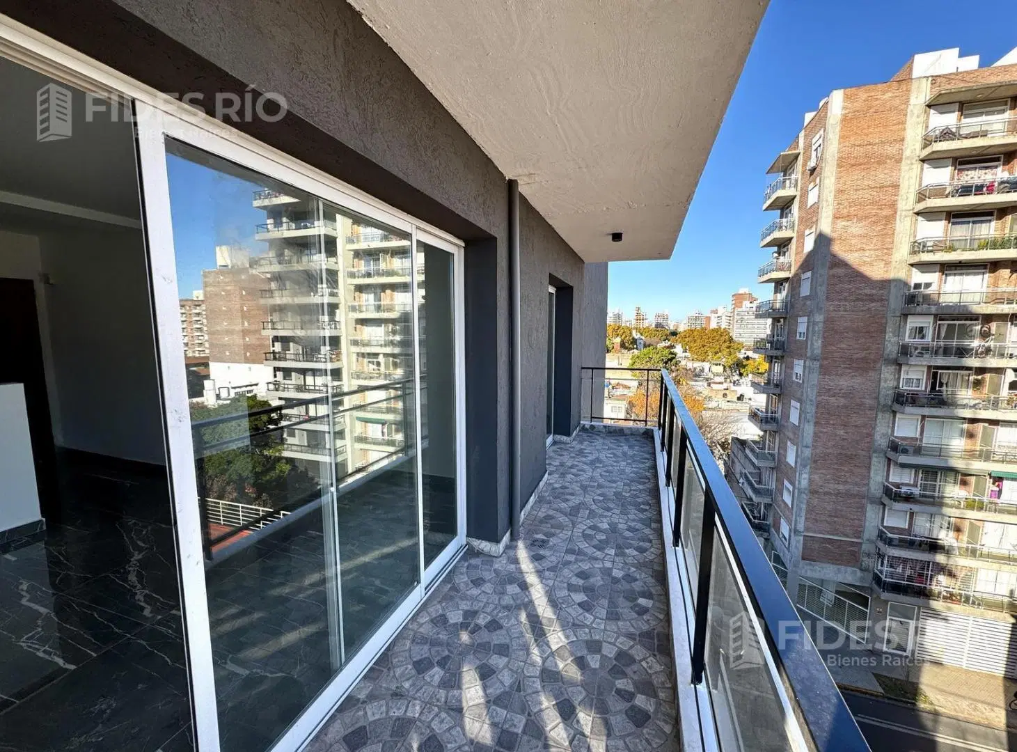 Departamento 2 dormitorios balcón al frente 4
