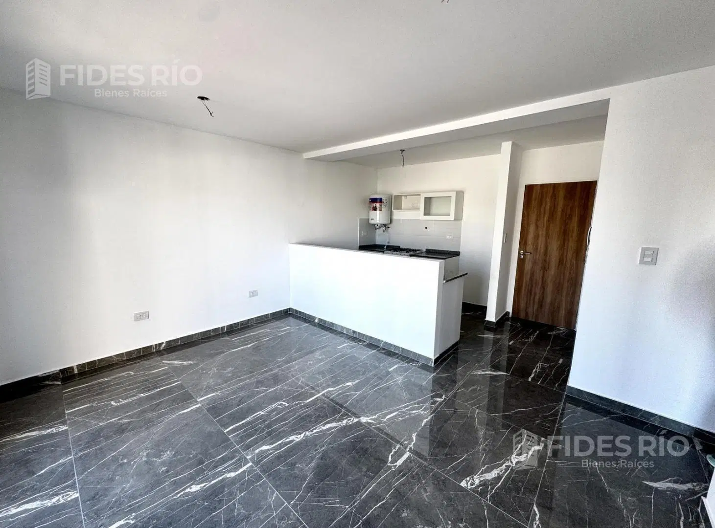 Departamento 2 dormitorios balcón al frente 8