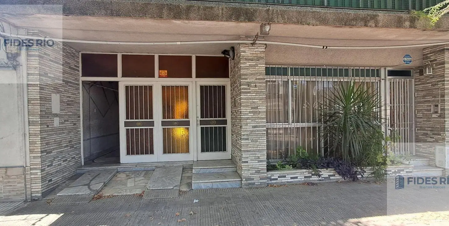 CASA EN VENTA 3 DORMITORIOS QUINCHO PATIO COCHERA 4