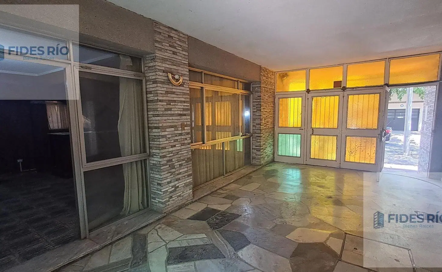 CASA EN VENTA 3 DORMITORIOS QUINCHO PATIO COCHERA 2