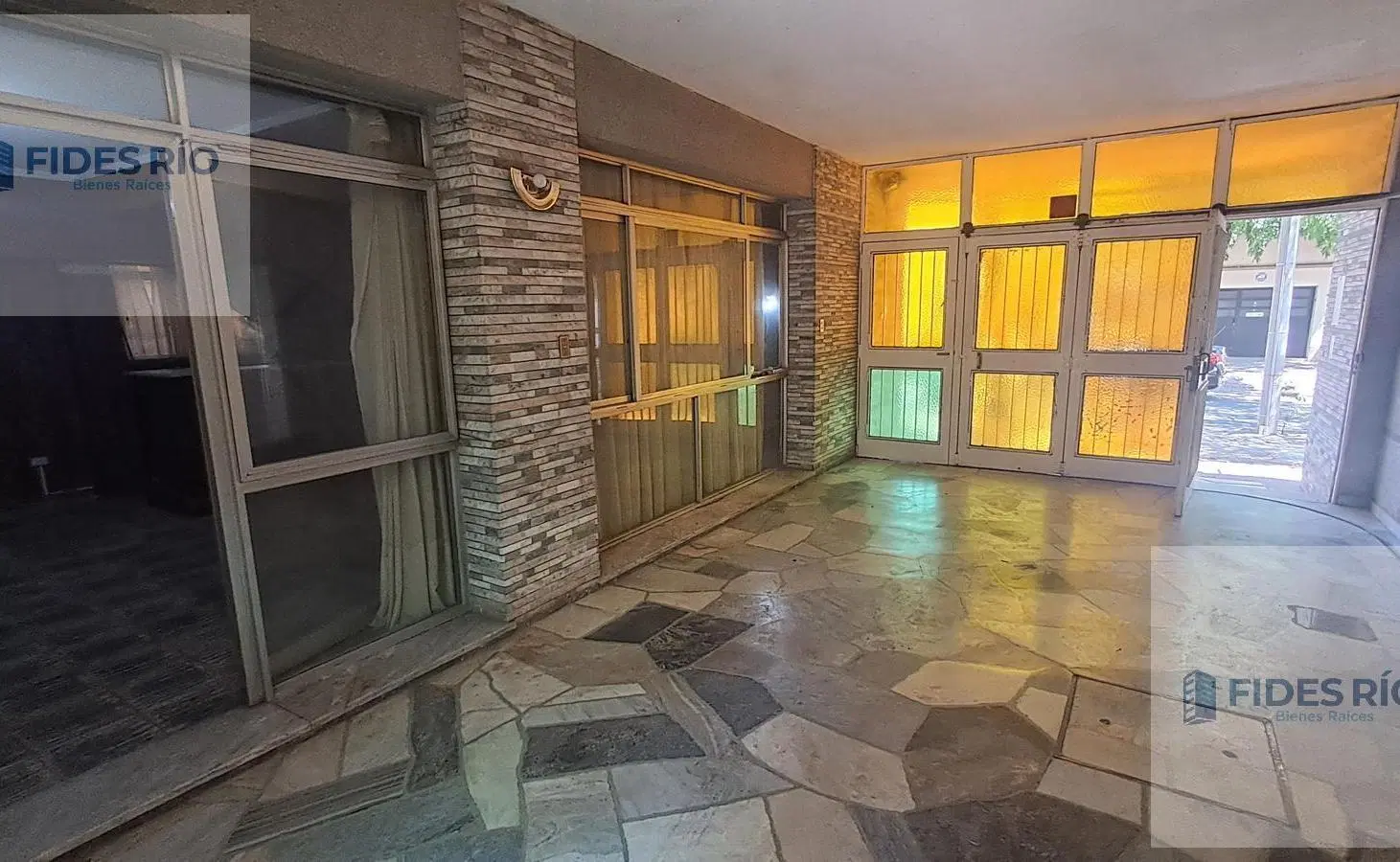 CASA EN VENTA 3 DORMITORIOS QUINCHO PATIO COCHERA 4