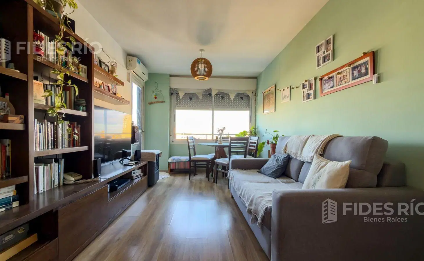 Venta - Departamento de Dos Dormitorios con Balcón al contrafrente en Barrio La Sexta 4