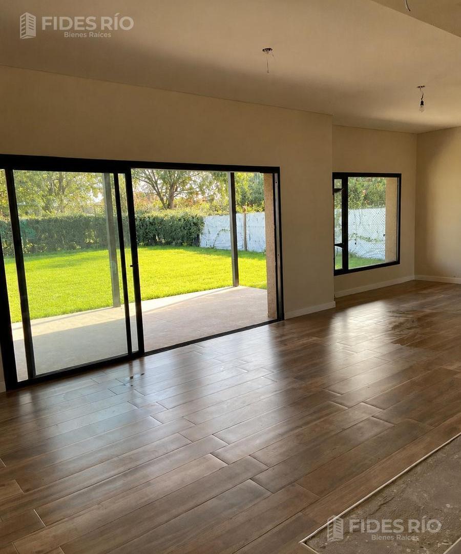 Foto de VENTA CASA ESTRENAR FUNES CITY, imagen 1