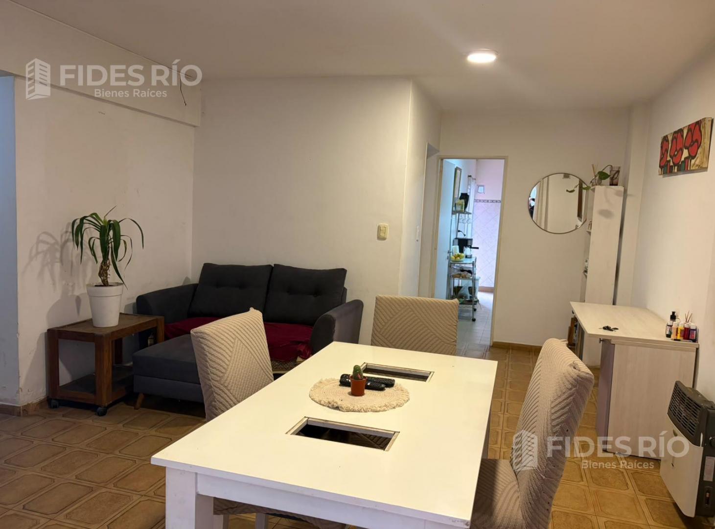 Alquiler - Departamento de Dos Dormitorios con Dos Patios en Pichincha
