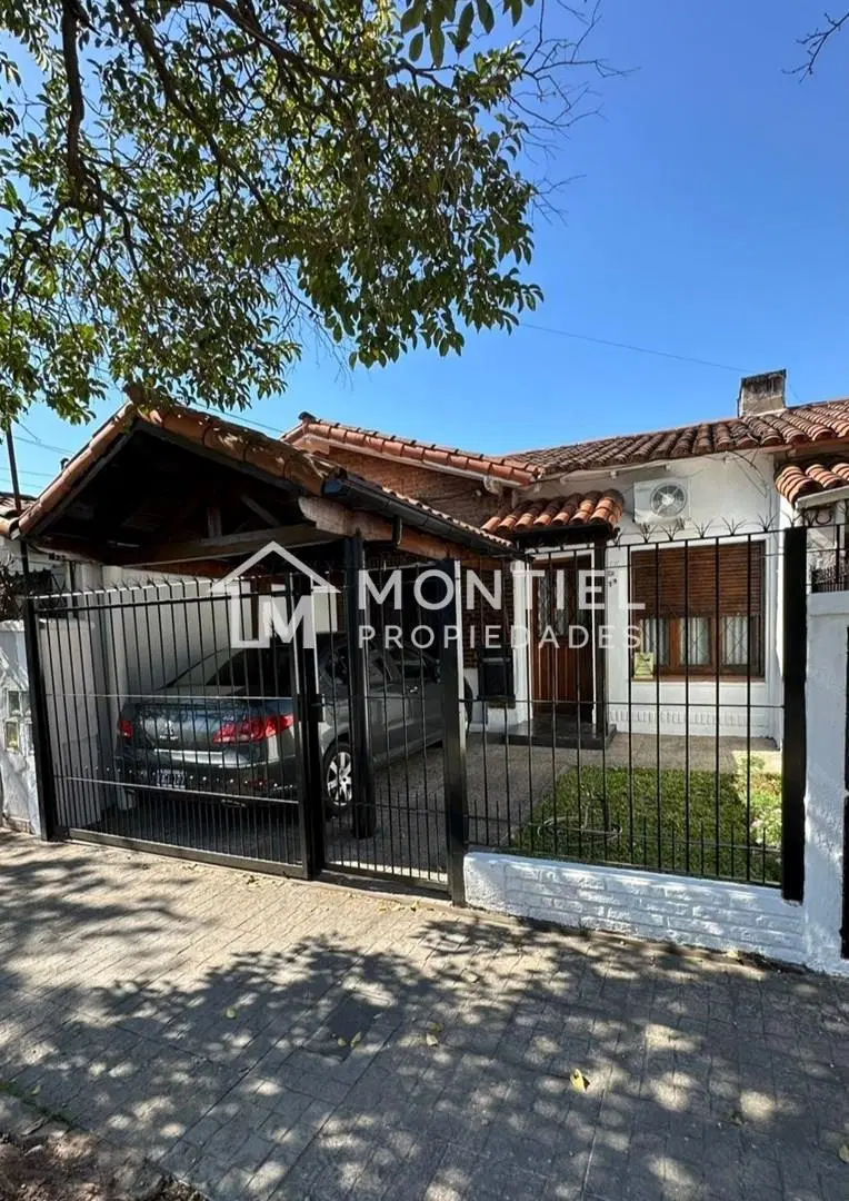Casa Chalet  en Venta en Ciudad Jardin, Tres de Febrero, G.B.A. Zona Oeste 3