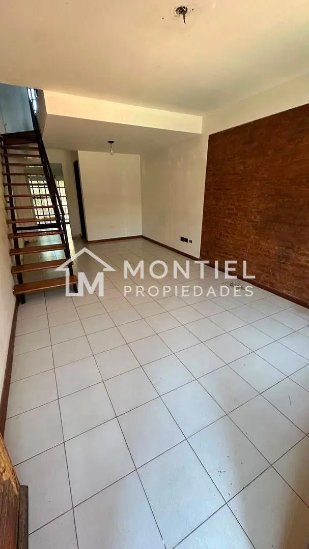 Casa Triplex  en Venta en Ciudad Jardin, Tres de Febrero, G.B.A. Zona Oeste 2
