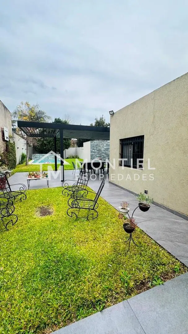 Casa Chalet en Venta en El Palomar, Morón, G.B.A. Zona Oeste 2