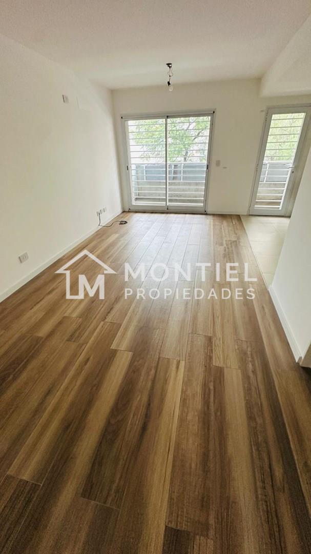 Foto de Departamento en Venta en Caseros, Tres de Febrero, G.B.A. Zona Oeste, imagen 1