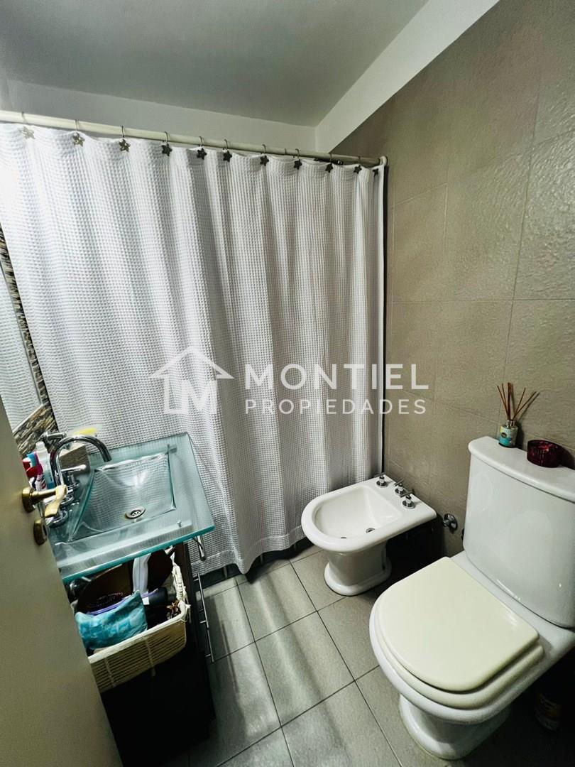 Foto de Casa Chalet en Venta en Ciudad Jardin, Tres de Febrero, G.B.A. Zona, imagen 2