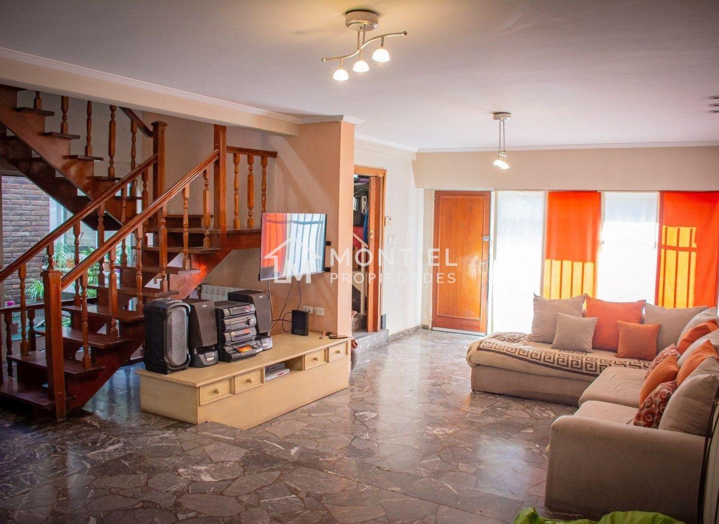 Foto de Casa Chalet en Venta en El Palomar, Morón, G.B.A. Zona Oeste, imagen 1