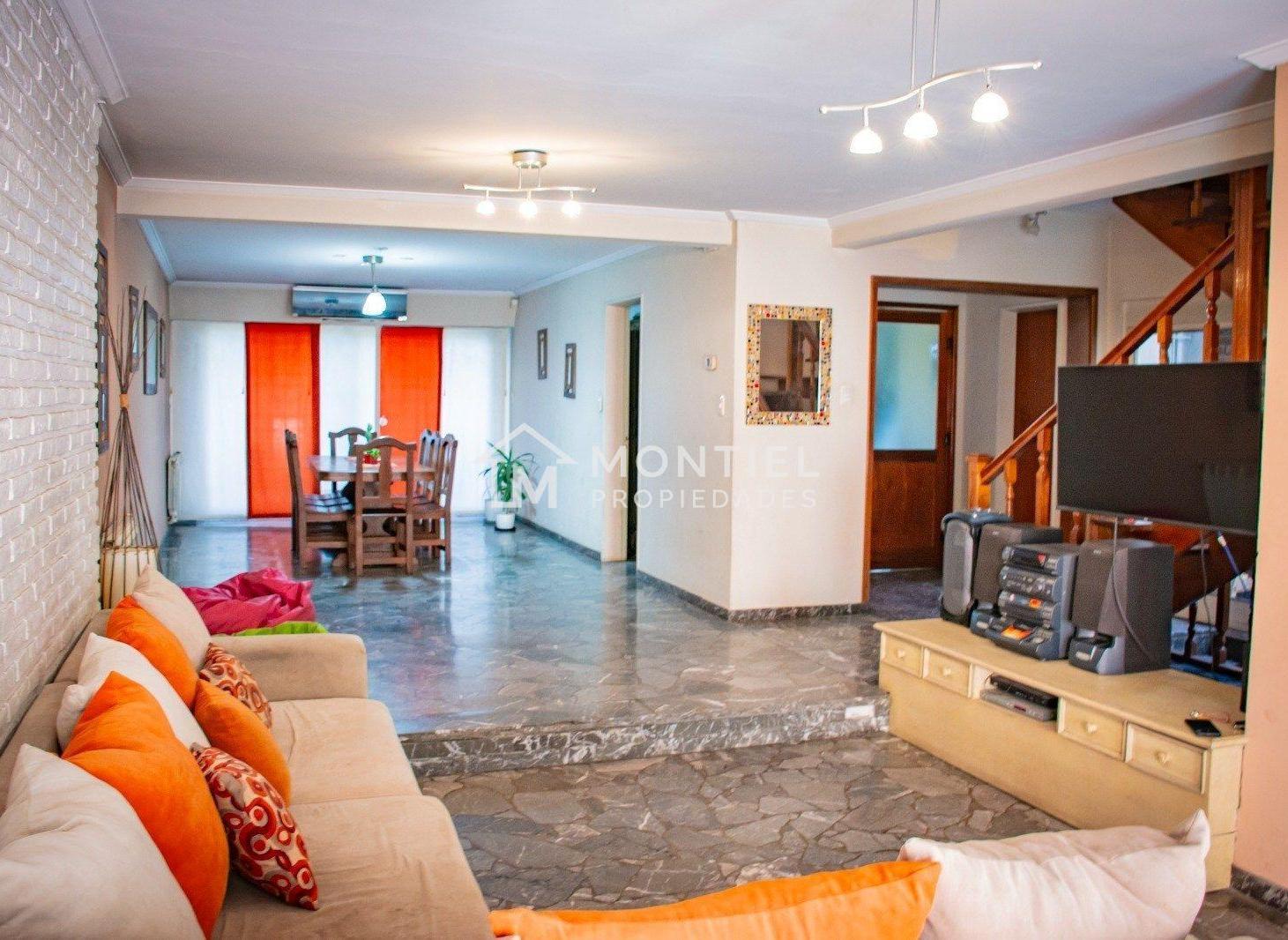 Foto de Casa Chalet en Venta en El Palomar, Morón, G.B.A. Zona Oeste, imagen 2