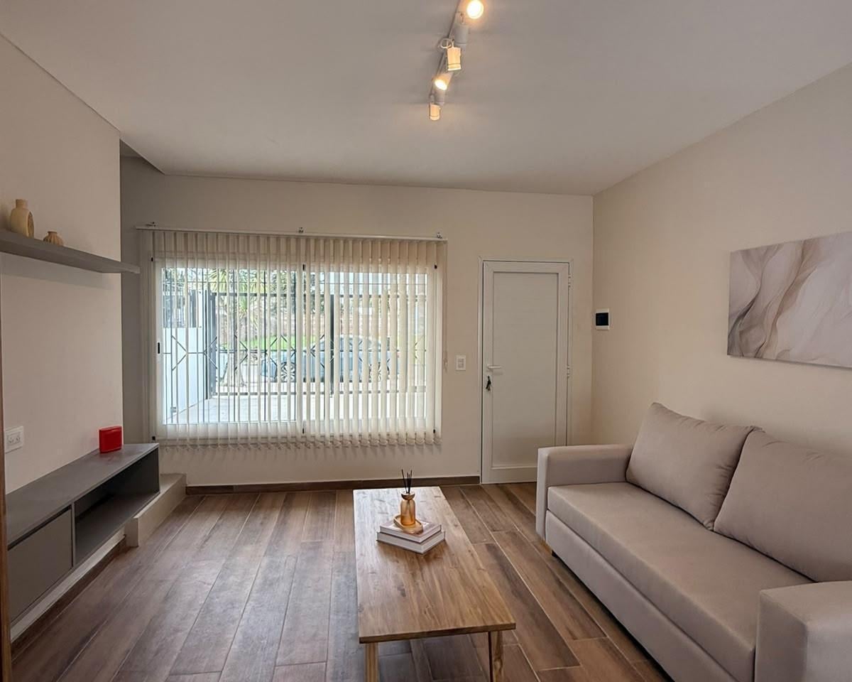 Foto de Casa en Duplex 4 ambientes Parque Luro, imagen 1