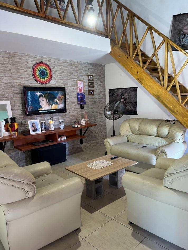 Foto de Venta de casa 4 ambientes con pileta en barrio Malvinas Argentinas, imagen 5