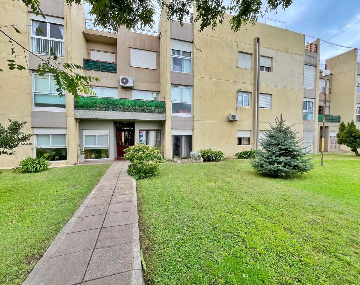 Venta Departamento 3 Ambientes Reciclado en San Carlos 4