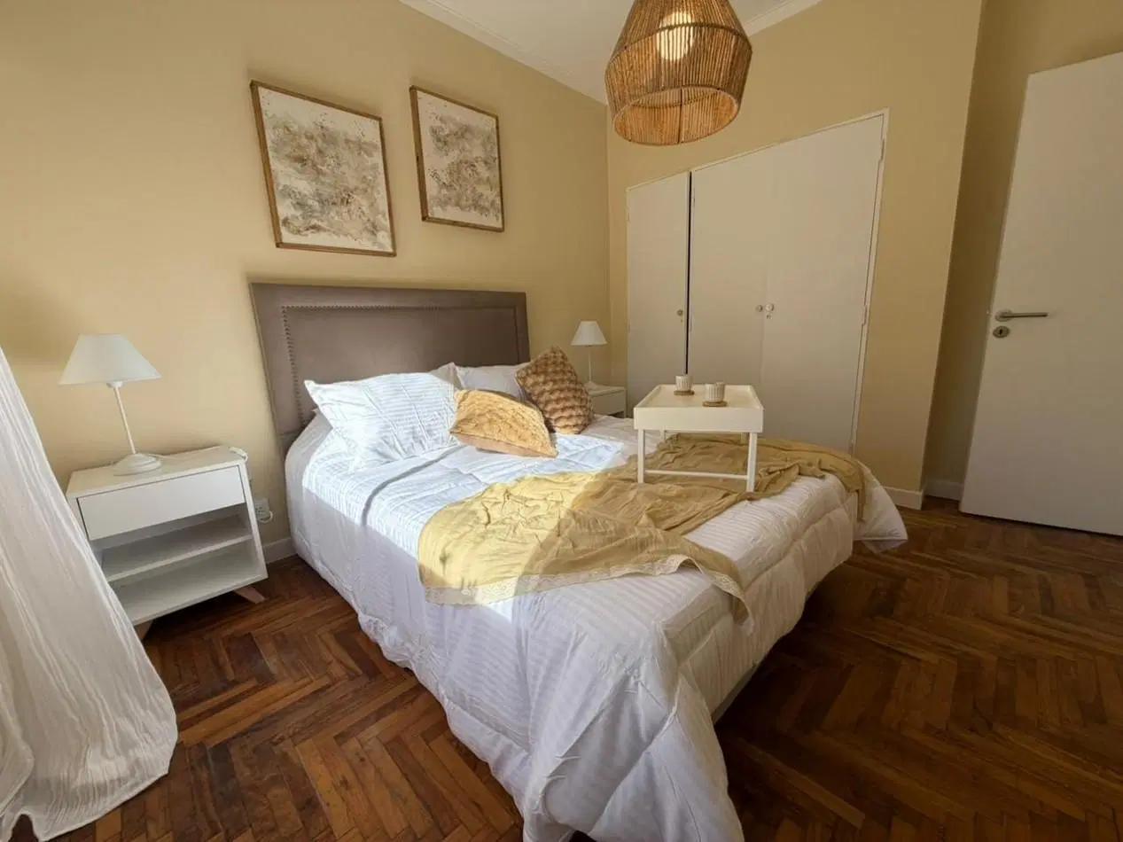 Venta departamento 2 ambientes con balcon a la calle en el centro 2