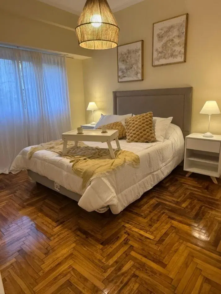 Venta departamento 2 ambientes con balcon a la calle en el centro 2