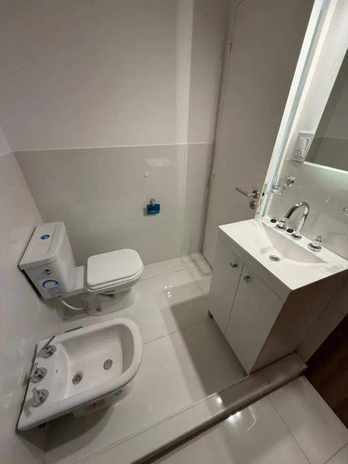 Venta departamento 2 ambientes con balcon a la calle en el centro 5