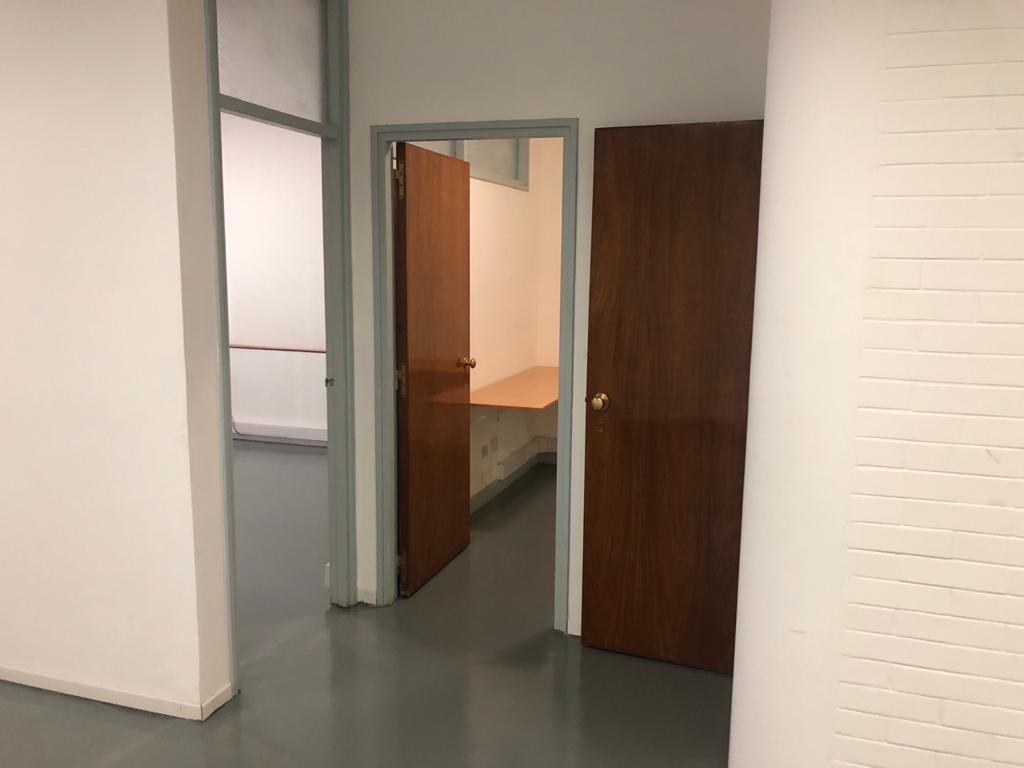 Oficina en Cerrito y Santa Fe 2