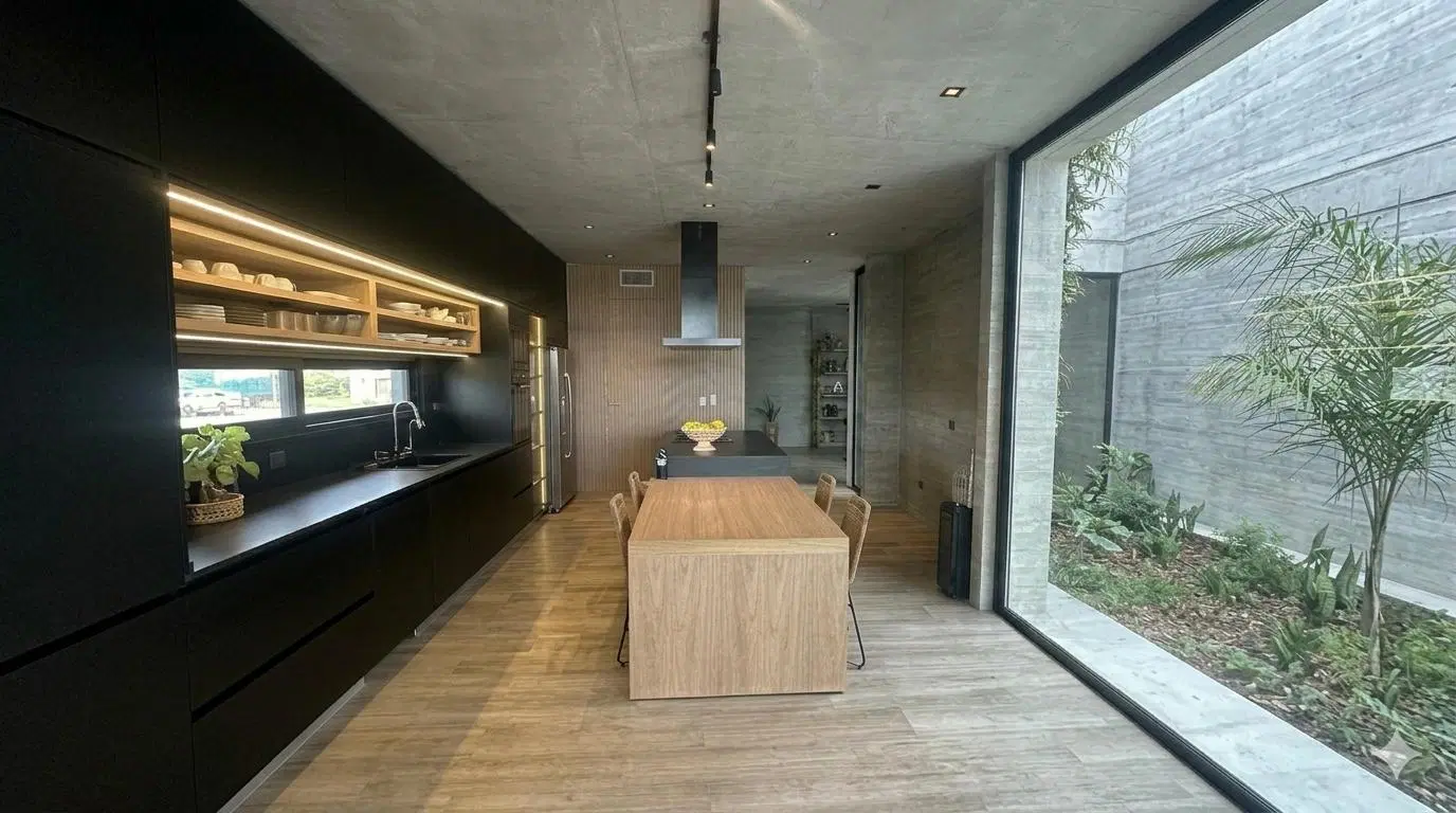Casa a la venta, 7 ambientes,  frente al lago Virazón 4