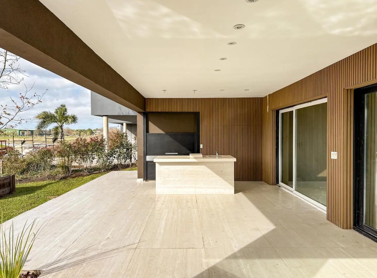 Casa a la venta con amarra propia y vista al río en el Yacht 2