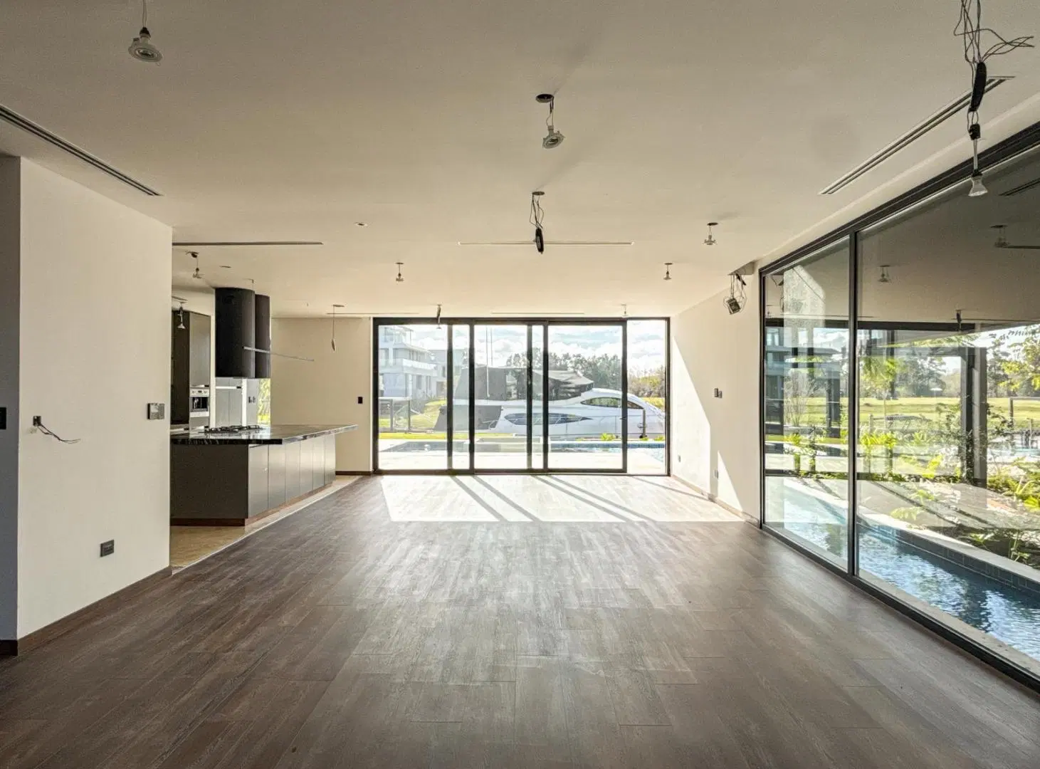 Casa al río, a estrenar, con amarra y Domótica en el Yacht 3