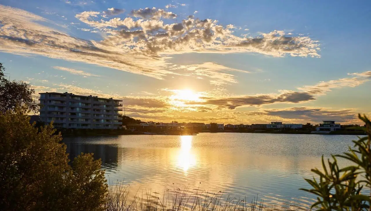 Lote frente al lago en Marinas, Puertos del Lago 4