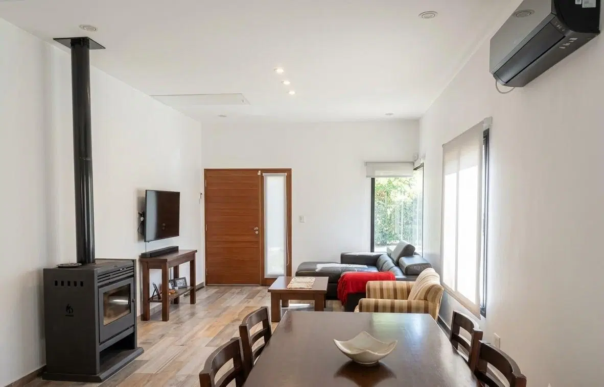 Casa a la venta, 3 dorm, jardin y pileta en Ayres 2