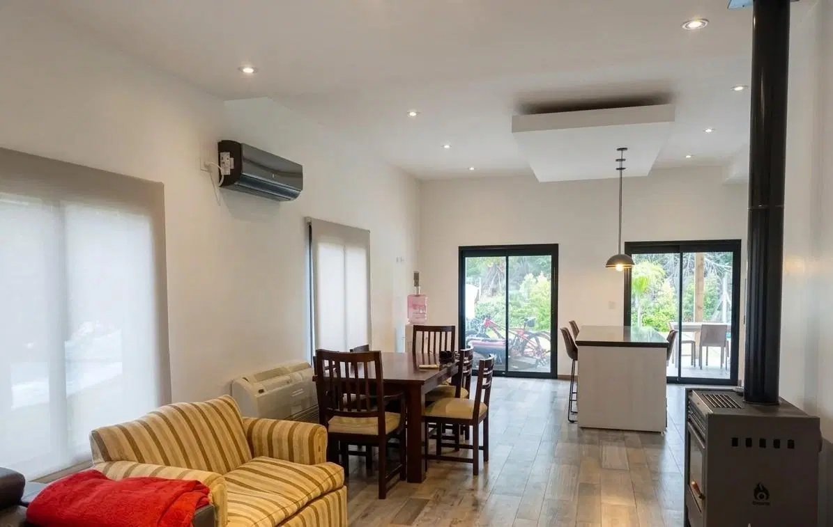 Casa a la venta, 3 dorm, jardin y pileta en Ayres 1