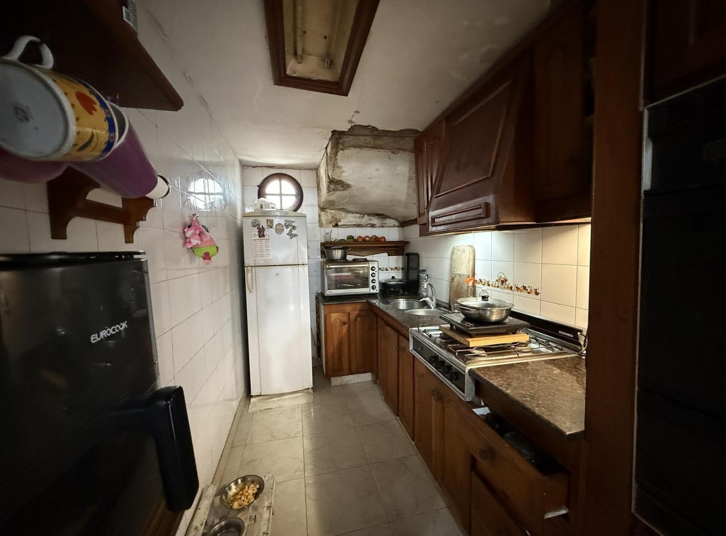 Foto de Casa a reciclar: Jardín, quincho y doble cochera en Olivos, imagen 5