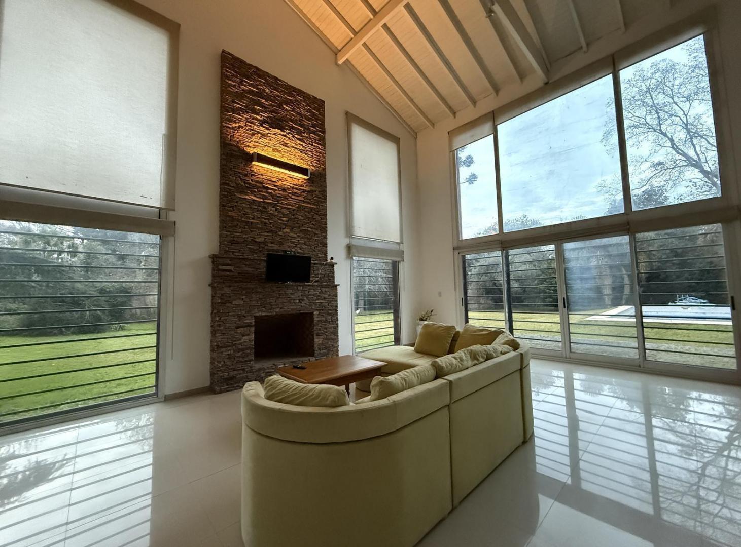 Foto de Casa quinta a la venta, jardín y pileta, en Maschwitz, imagen 2