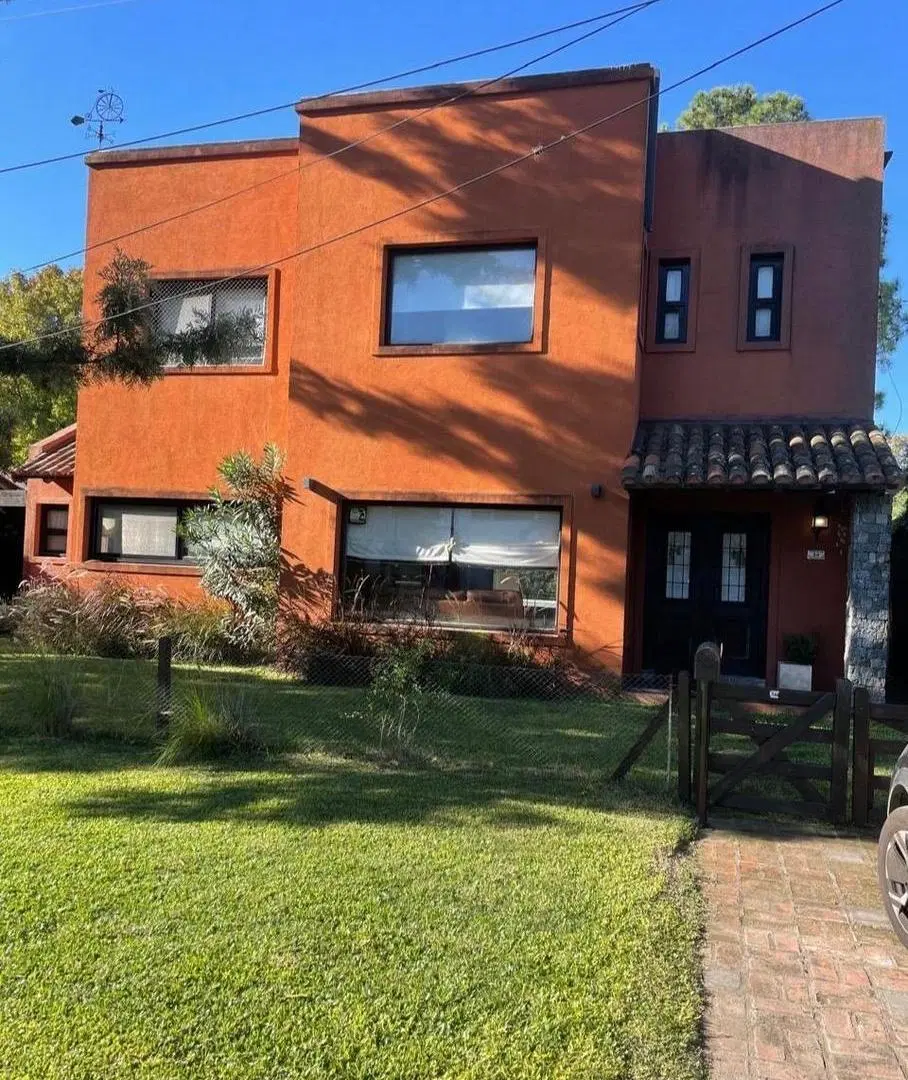Casa en alquiler 4 ambientes en Mapuche CC 3