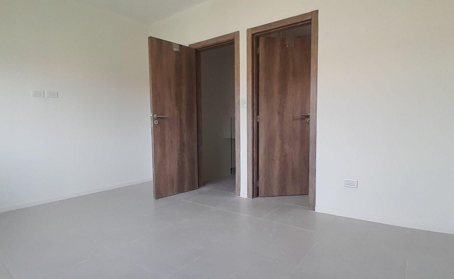Venta Casa en Pilar, Saravi Village