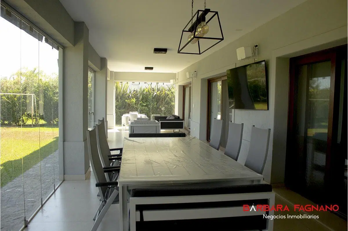 Venta casa en Pilar, La Lomada 9 ambientes 5