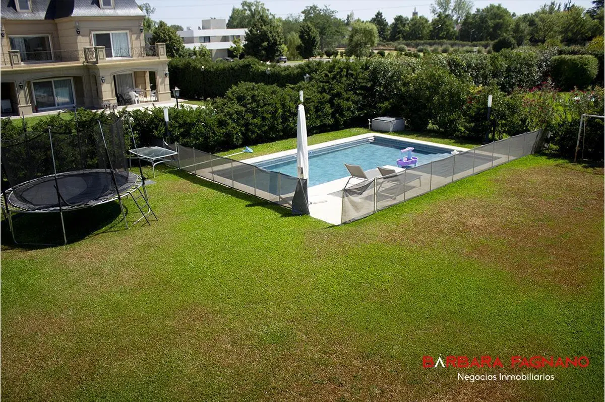 Venta casa en Pilar, La Lomada 9 ambientes 2