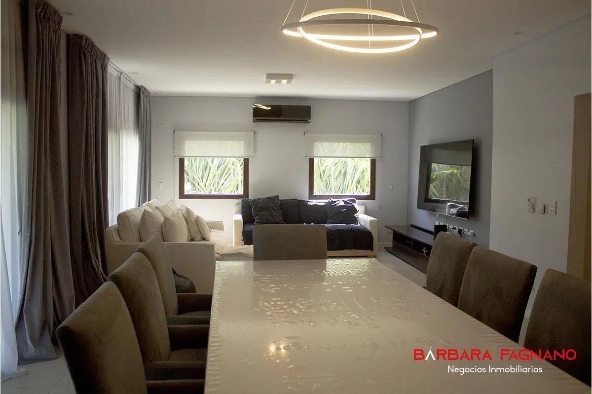 Venta casa en Pilar, La Lomada 9 ambientes 4