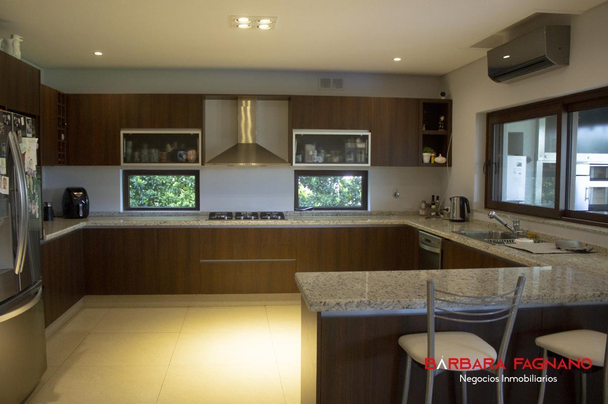 Foto de Venta casa en Pilar, La Lomada 9 ambientes, imagen 2
