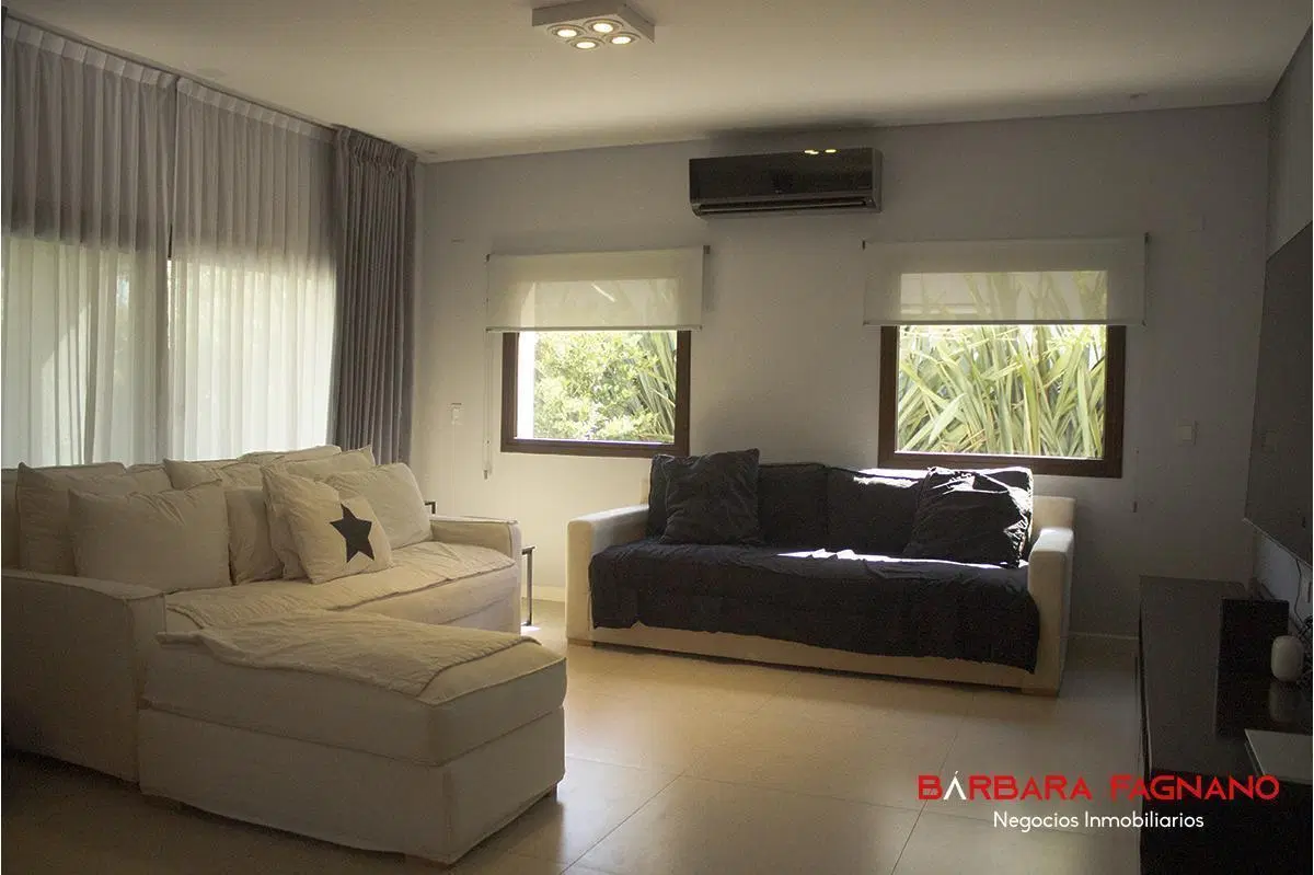 Venta casa en Pilar, La Lomada 9 ambientes 4