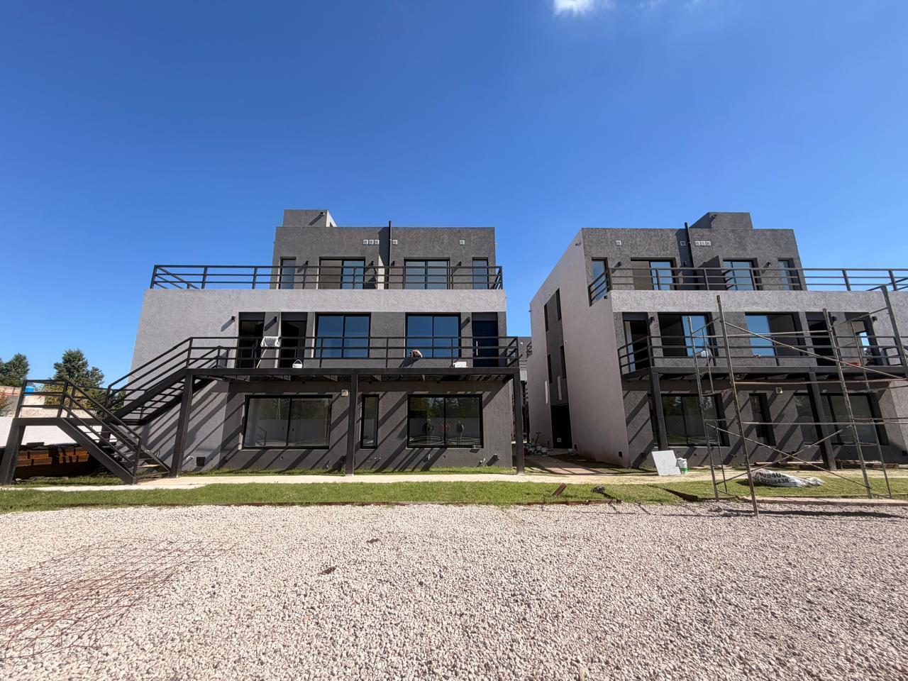 Venta Duplex 2 ambientes a estrenar,con terraza, Pilar