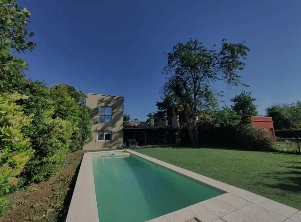 Casa 4 ambientes en alquiler en Santa Guadalupe 5