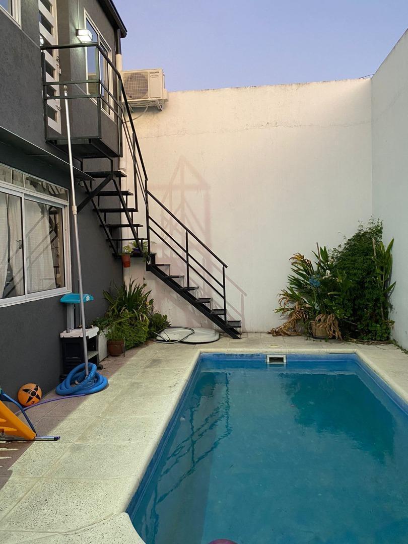 Casa en Venta "Terreno Propio" 4 Ambientes Muy Luminoso 2