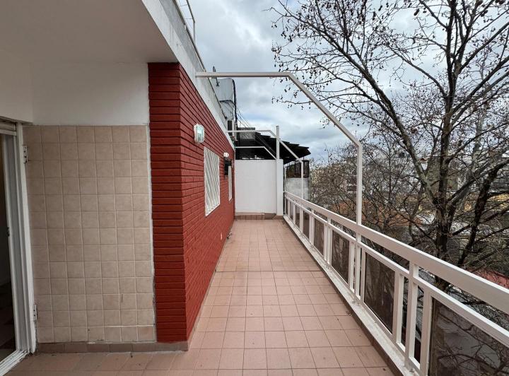 2 Ambientes con Balcón Terraza y Cochera 4