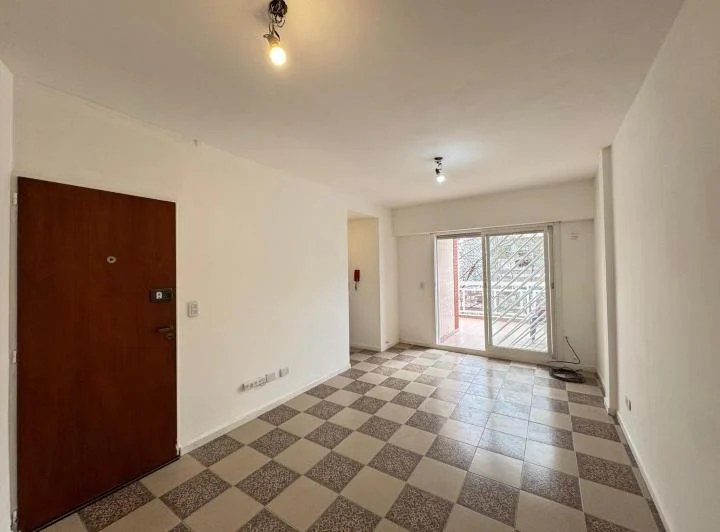 2 Ambientes con Balcón Terraza y Cochera 2