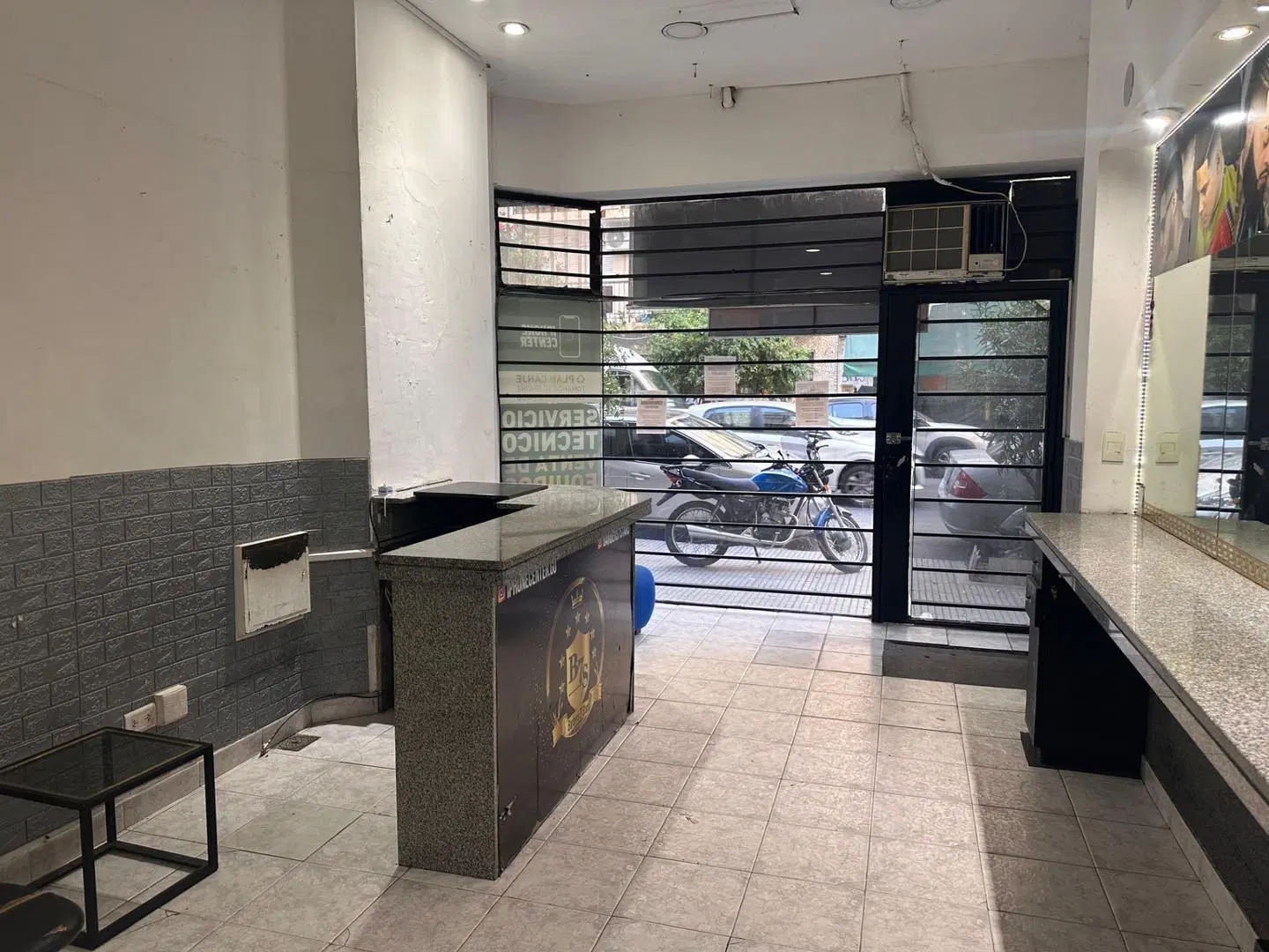 Excelente Local en la zona de villa crespo 3