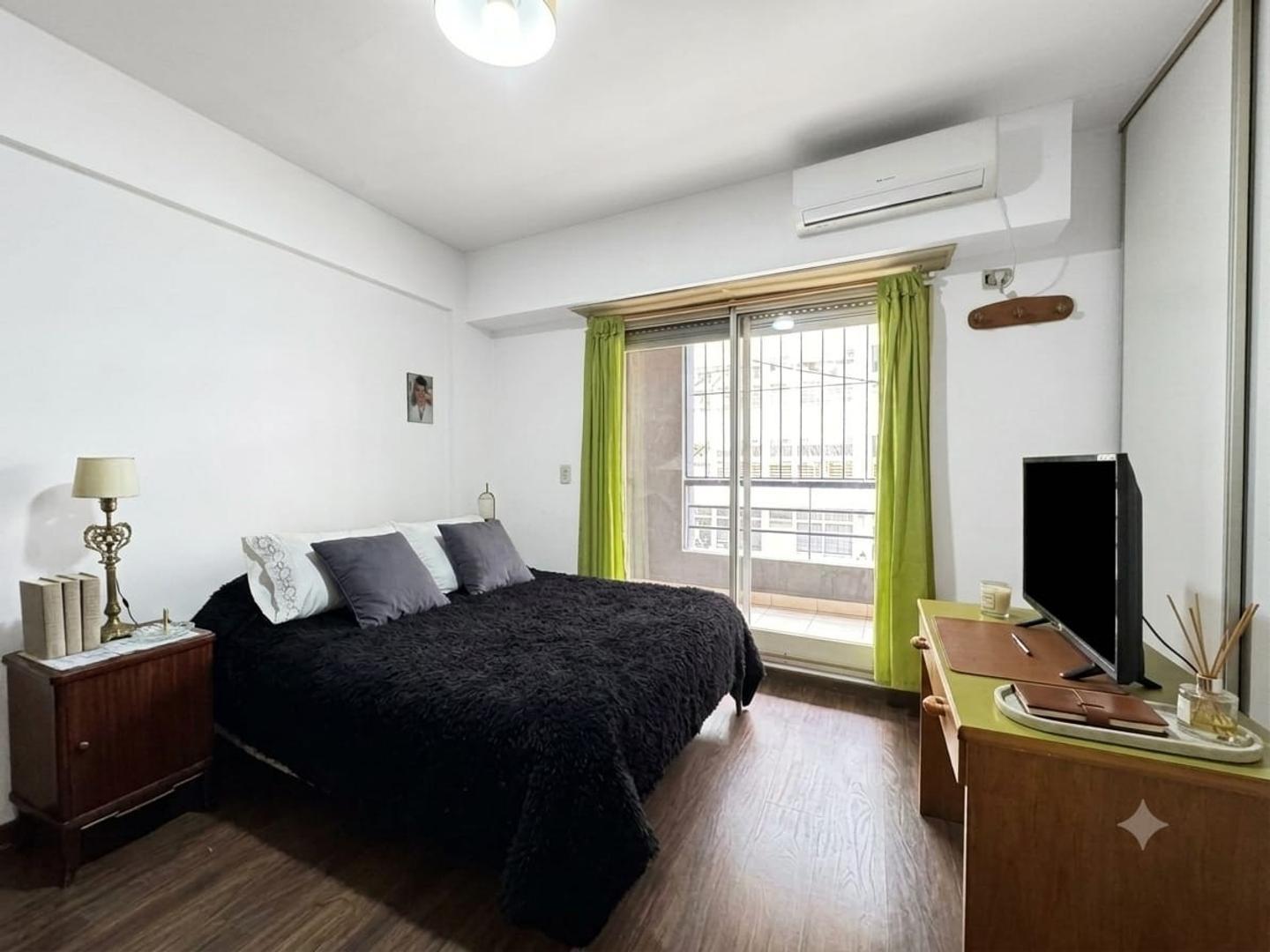 Foto de Amplio 2 ambientes con Balcón y Patio, imagen 1