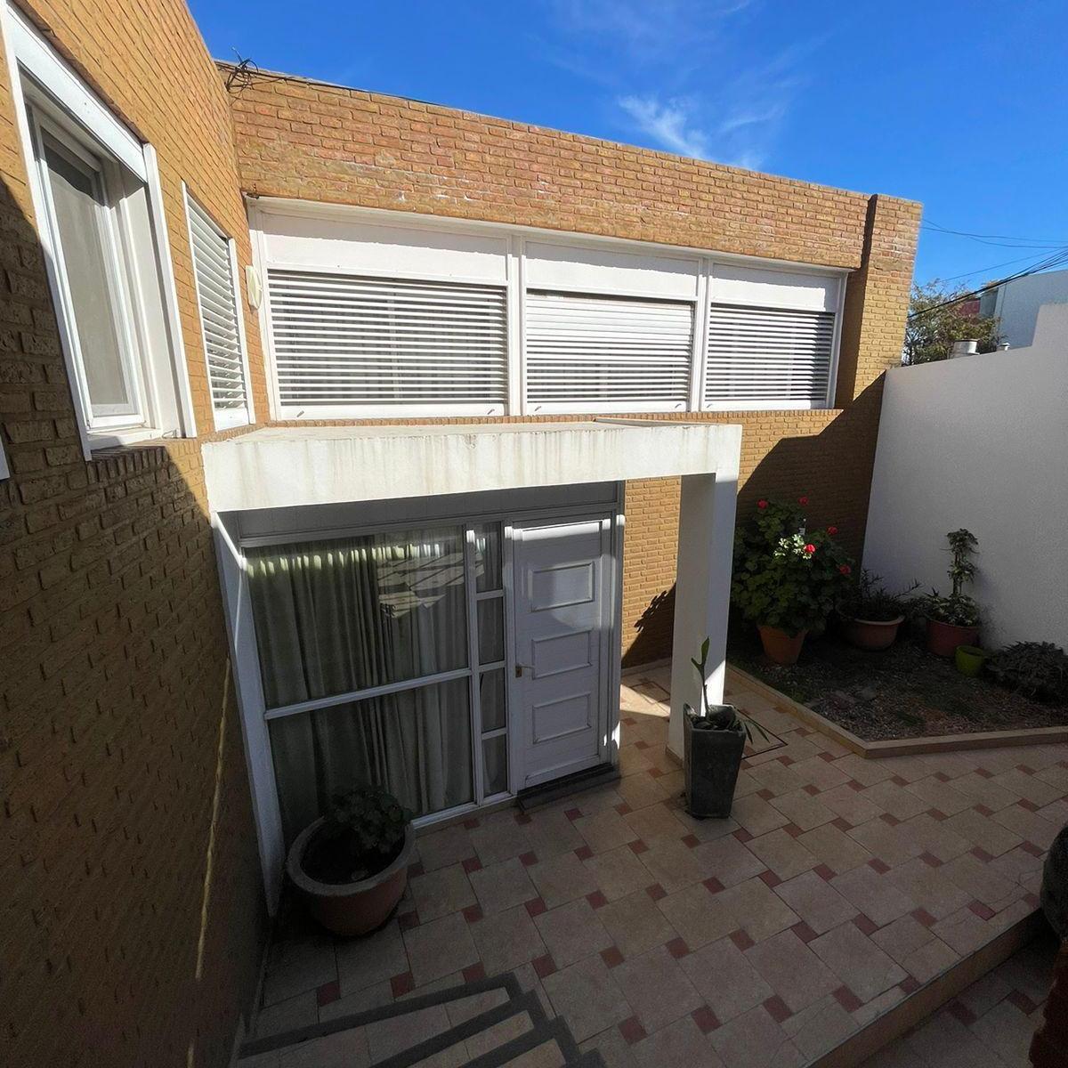 Casa en Venta en Calle Tucuman 1672 4