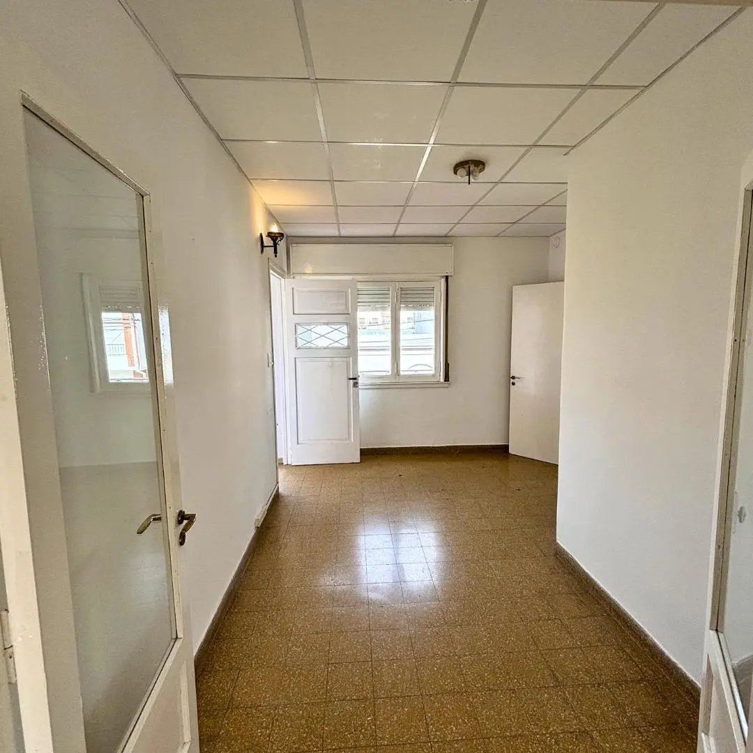 CASA DE ALTOS en ALQUILER ️En calle PANAMA 1177 2