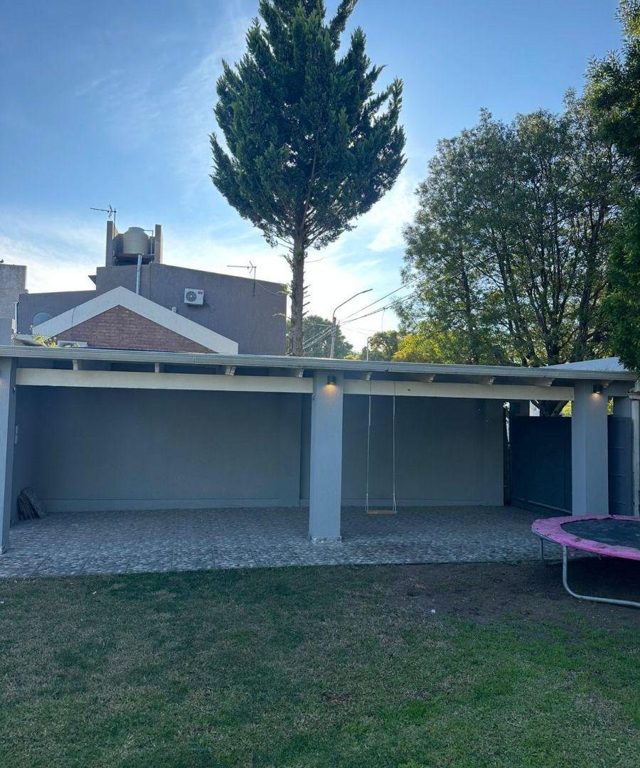 Hermosa casa en venta! En calle ROSALES 4174