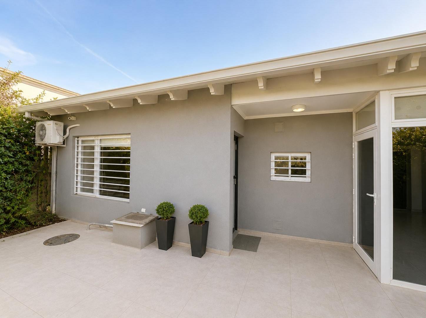 Hermosa casa en venta! En calle ROSALES 4174