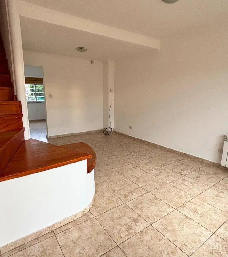 DUPLEX en alquiler — en calle LOS ADOBES 1217 2