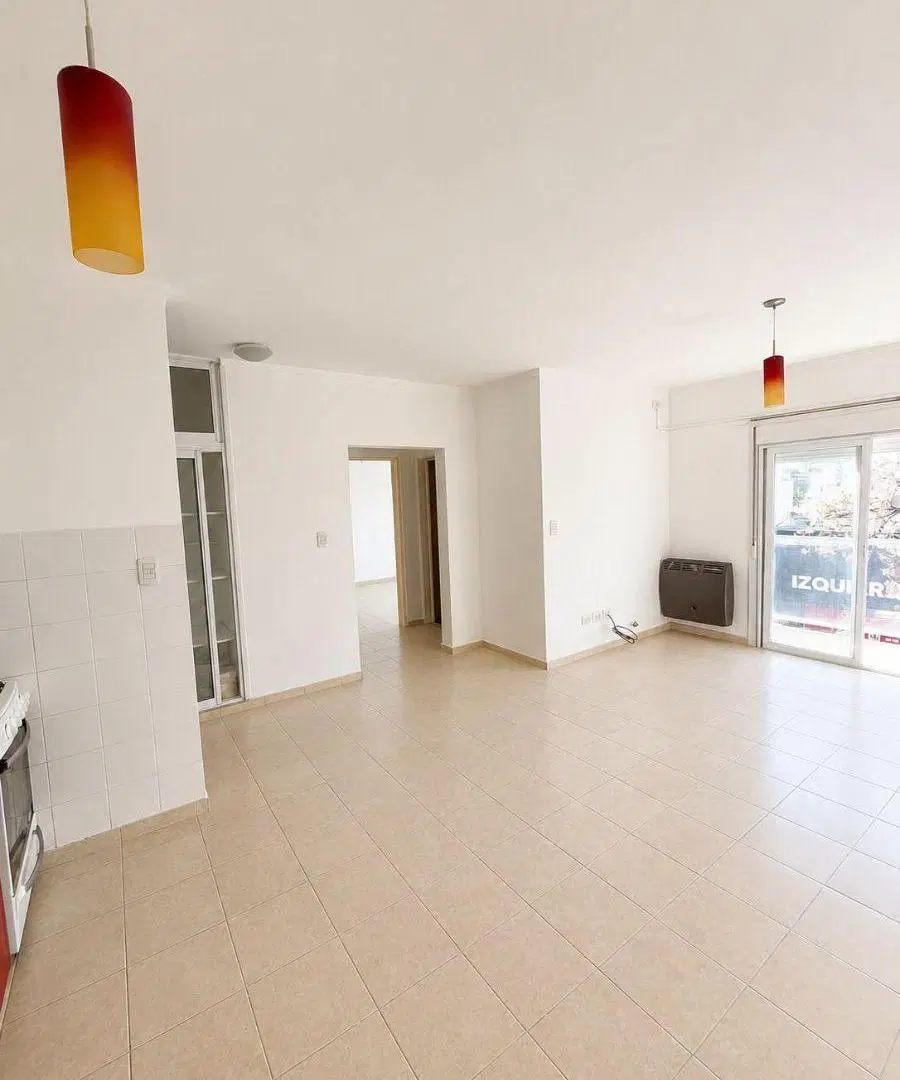 Departamento en alquiler — ubicado en calle DARREGUEIRA 227 1